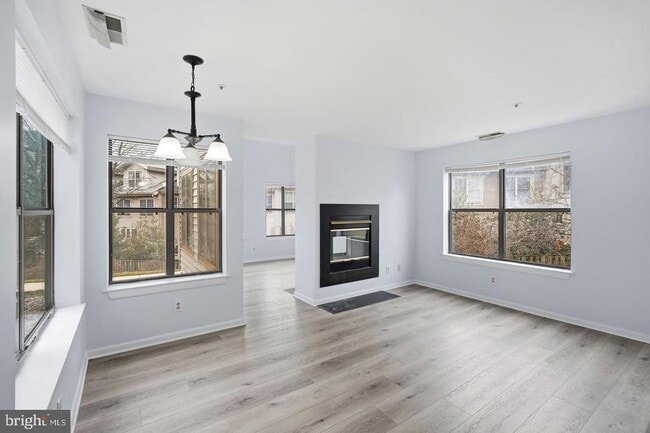 Foto del edificio - 13405 Shady Knoll Dr