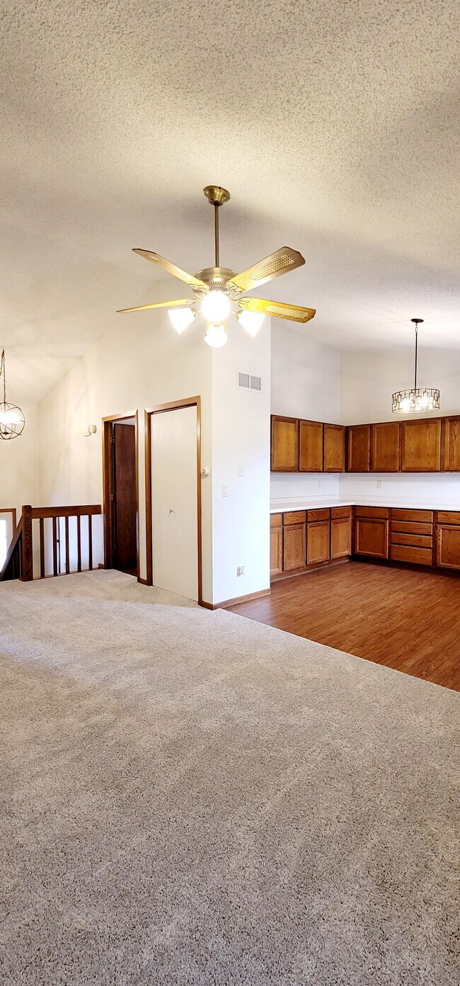 401 Sycamore Ave, Plover, WI 54467 Townhome Rentals in Plover WI