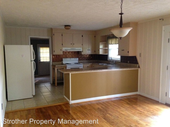 Building Photo - 1021 Hemlock Dr