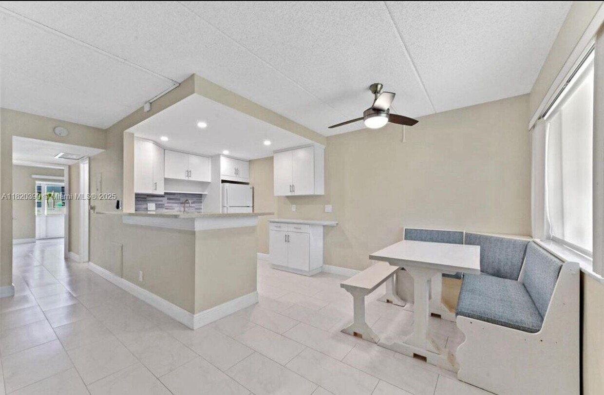 Foto principal - 100 Village Green Cir E