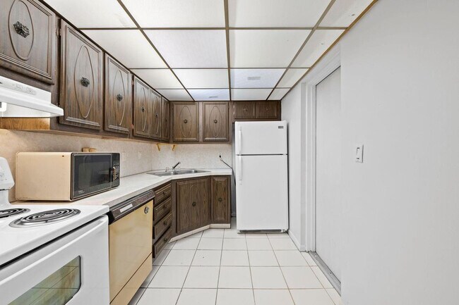 Foto del edificio - 3101 Oakland Shores Dr