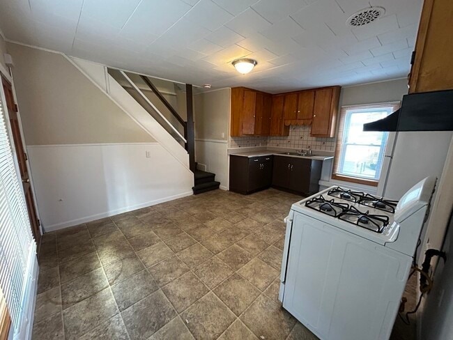 Foto del edificio - 694 Lakeview Ave
