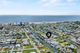 Building Photo - 256 Ibis St