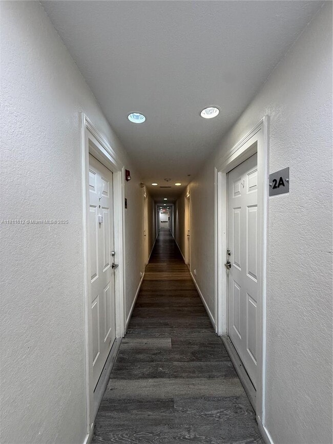 Foto del edificio - 2536 NW 24th St