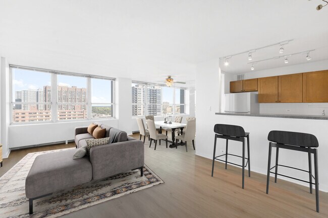 Foto del edificio - 655 W Irving Park Rd