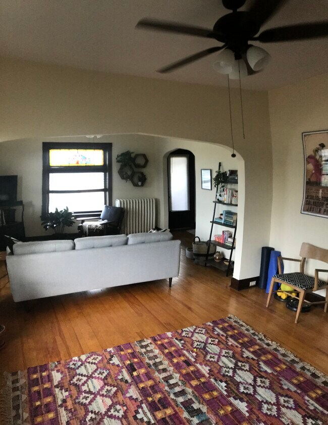 Foto del edificio - 2404 Lyndale Ave S