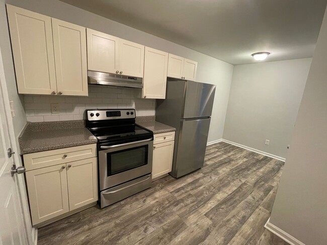 Foto del edificio - 5913 Lone Oak Dr SW