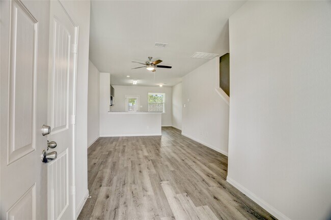 Foto del edificio - 23526 Goodfellow Dr