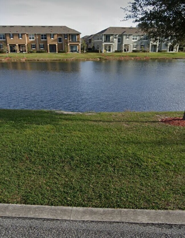 Vista desde el frente de 110 Masters Lane - 110 Masters Ln