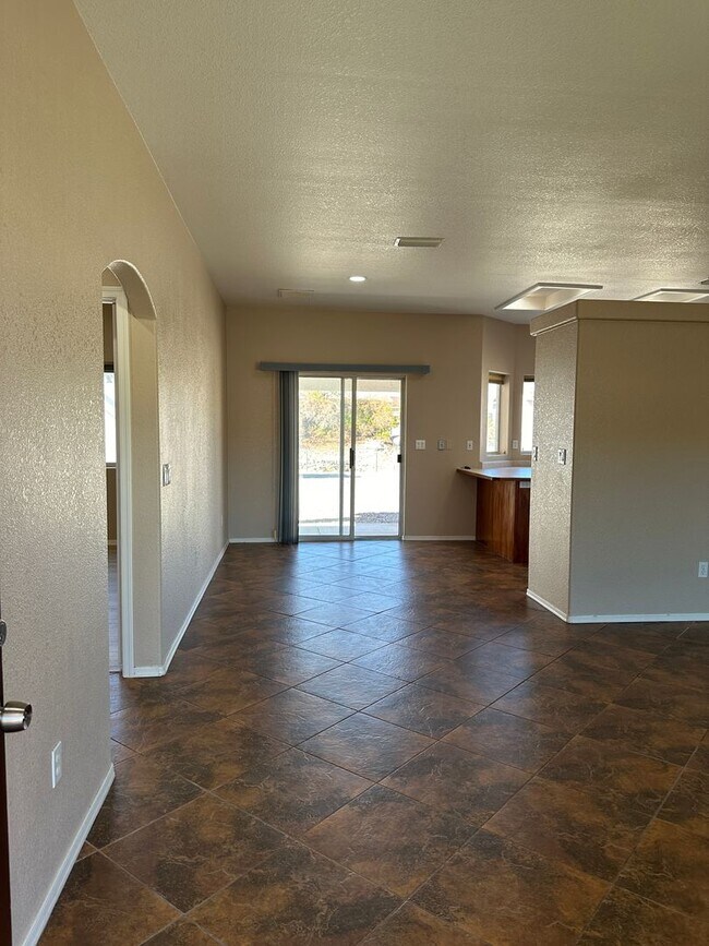 Foto del edificio - Available now - Unfurnished Long Term House