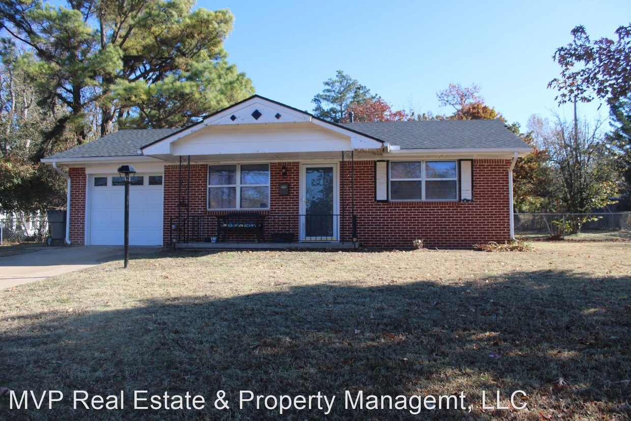 2 br, 1 bath House 4900 Palmer Ave House Rental in Spencer, OK