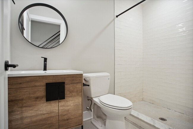 Photo - 1618 N Sydenham St Apartment