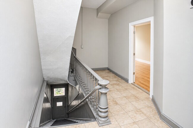 Foto del edificio - 1120 W Grand Ave