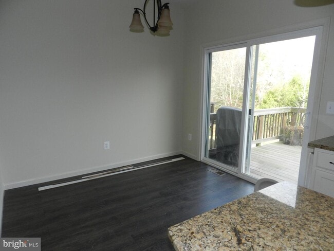 Building Photo - 2205 Mallard Landing Dr