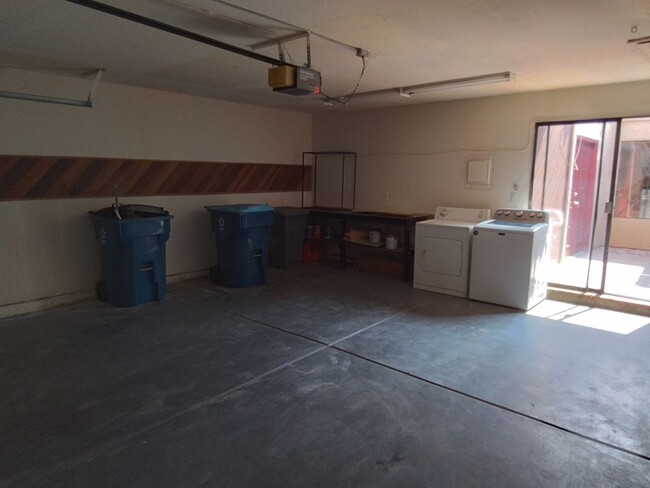 Foto del edificio - Townhouse Ready for Move-In!