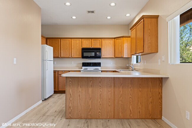 Foto del edificio - 724 Hardy Way