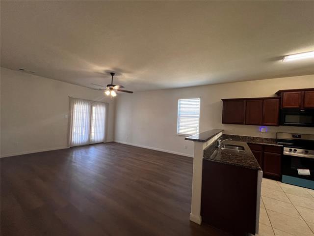 Foto del edificio - 208 Cottonwood Dr