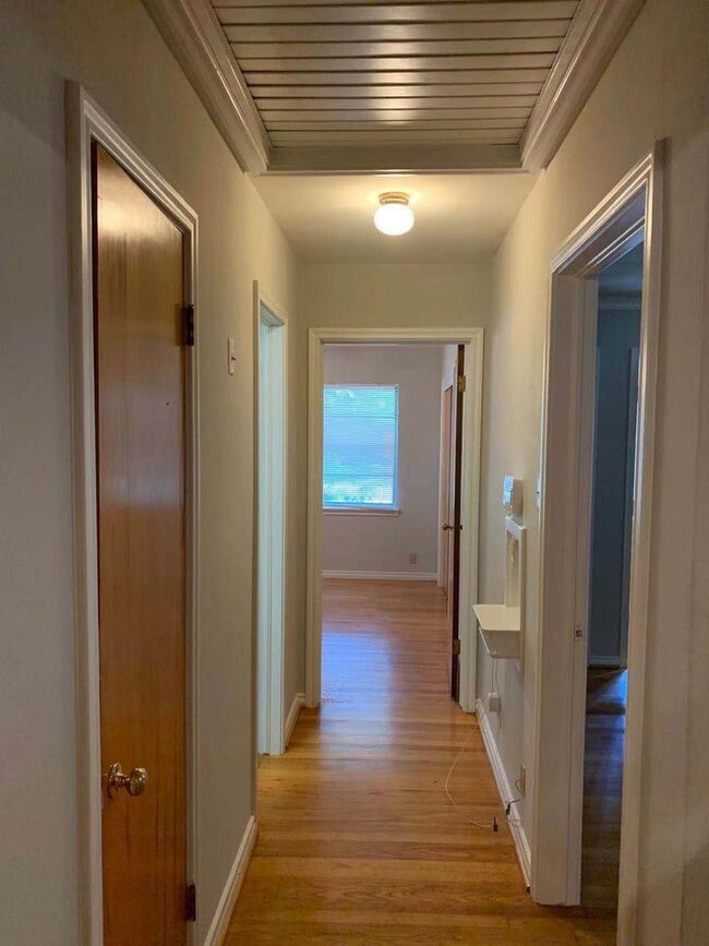 Building Photo - Beautiful 4 Bedroom Home