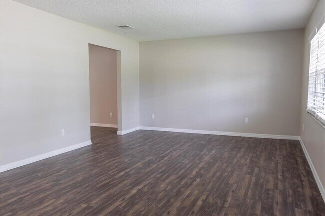 Building Photo - 3005 S Kings Ave