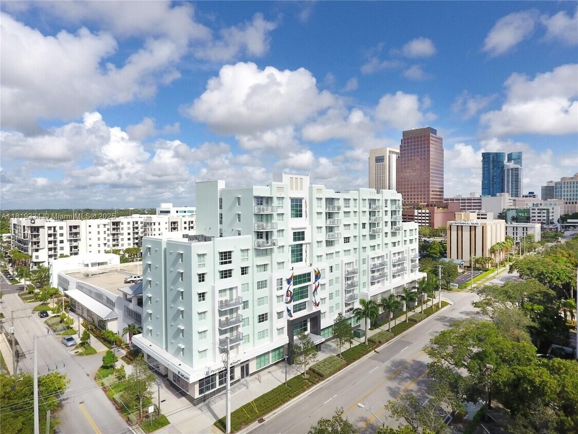 Foto principal - 805 SE 3rd Ave