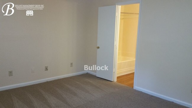 Building Photo - 3235 Sarah Lou Dr