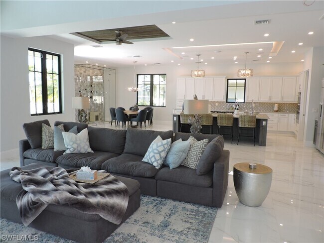 Foto del edificio - 4851 Tarpon Ave