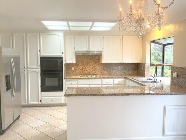 Building Photo - 122 Bentley Square