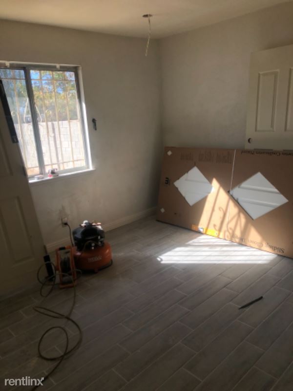Building Photo - 3 br, 2 bath House - 2109 n Kenneth rd