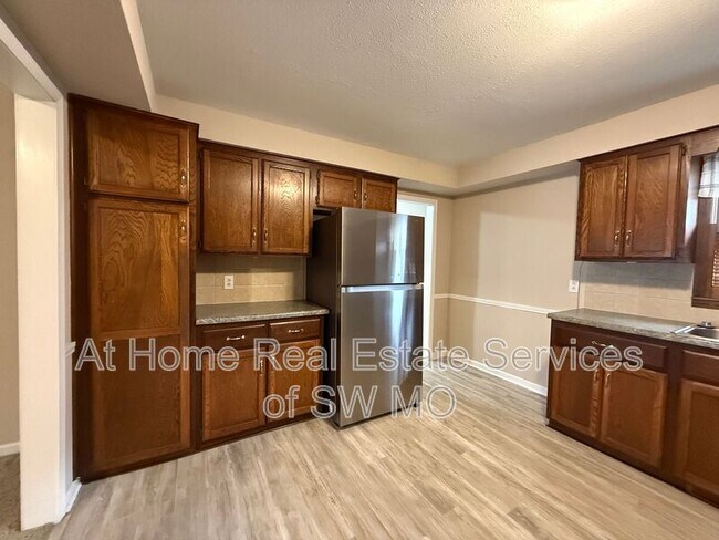 Foto del edificio - 1312 Walnut Lawn Ct