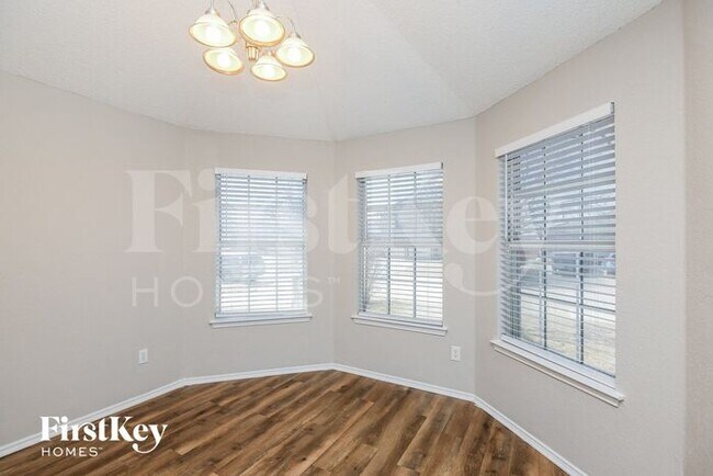 Foto del edificio - 609 Hollyberry Dr