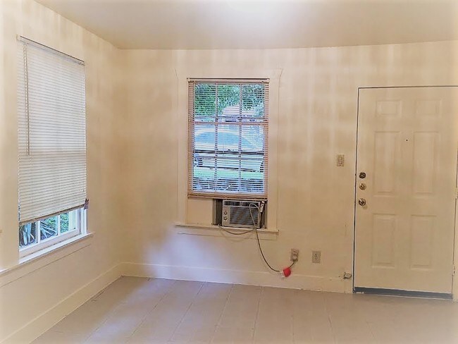 Foto del edificio - 813 E 8th St