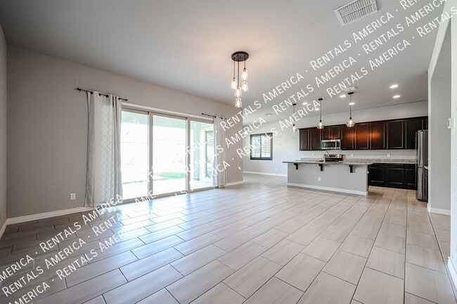 Foto del edificio - 8544 W Midway Ave