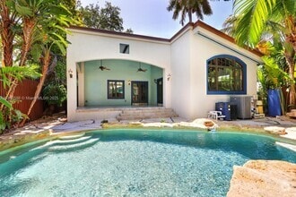 Building Photo - 2527 Inagua Ave