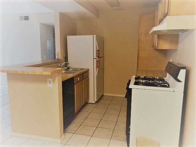 Foto del edificio - 2 Bedroom Condo in Loma Linda