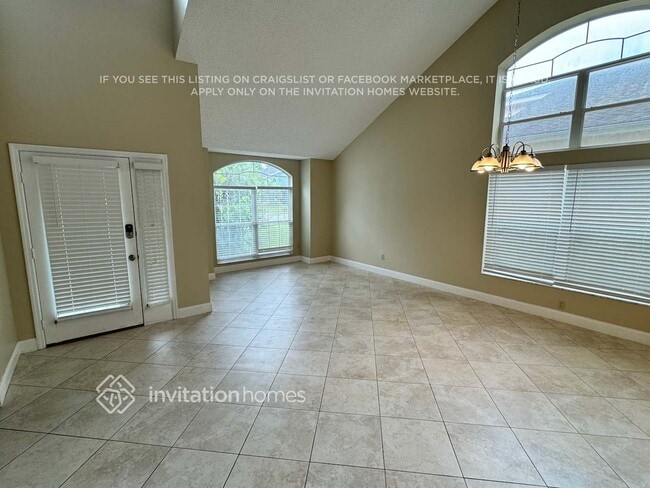 Building Photo - 724 Silver Birch Pl