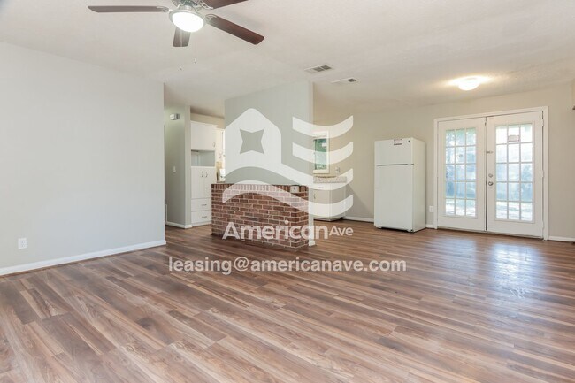 Building Photo - 939 Rosewood Dr