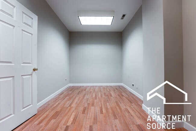 Foto del edificio - 1580 N Clybourn Ave