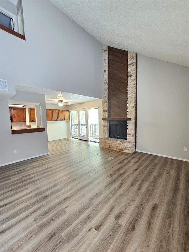 Foto del edificio - 2502 Jones Rd