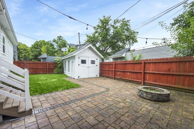 Foto del edificio - 1265 West Blvd