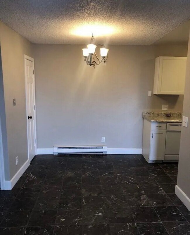 Foto del edificio - 2100 Highview Ct