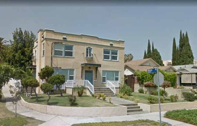 Building Photo - 4857 Oakwood Ave