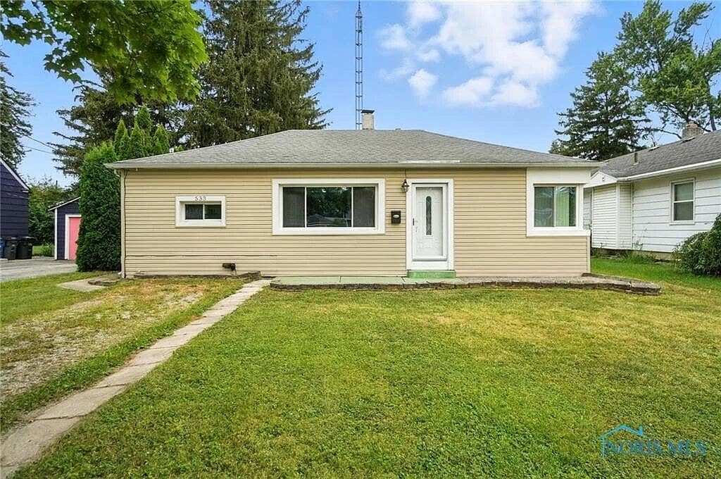 533 W 8th St Perrysburg, OH 43551 – photo 2