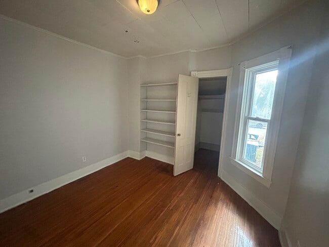 Building Photo - 121 Elba St