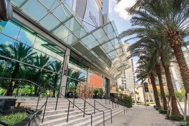 Foto del edificio - 1451 Brickell Ave