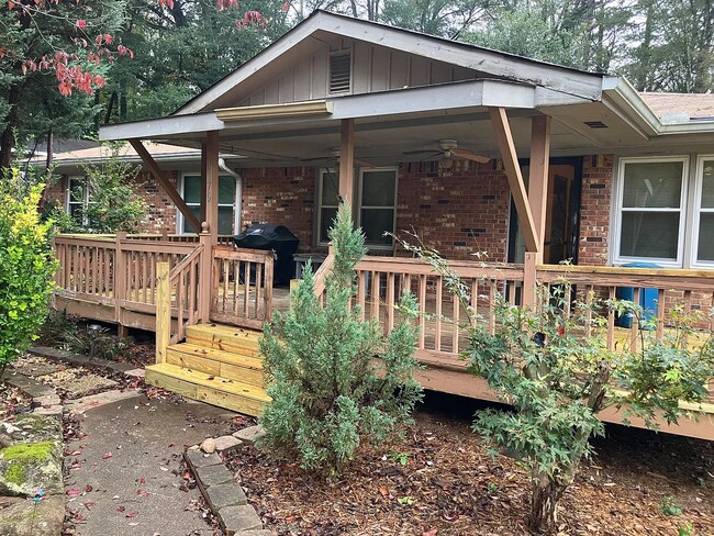 Foto del edificio - Room in Duplex on Vonda Ln SW