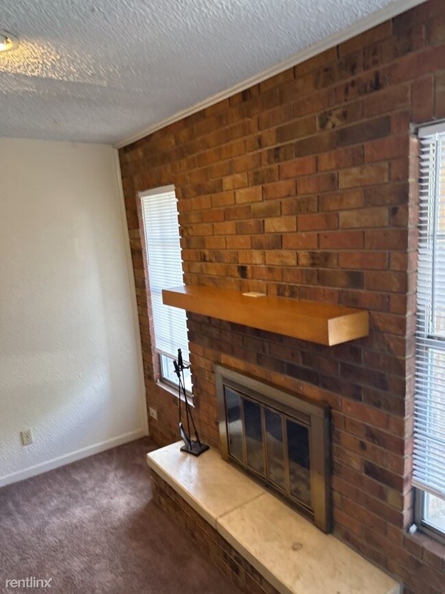 Building Photo - 1 br, 1 bath House - 730 Sutton Dr