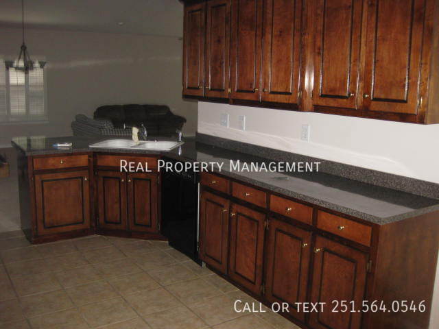 Building Photo - 1622 Parkmoor Ct