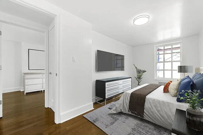 Building Photo - 26 West 11th Street