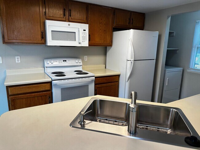 Foto del edificio - 1767 S Pitkin Cir
