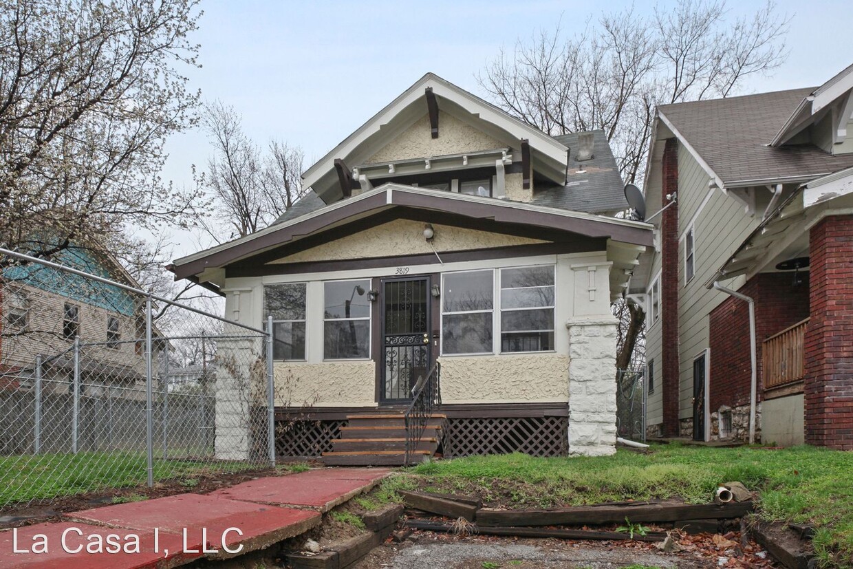 3 Br, 1 Bath House - 3819 Bellefontaine Ave - House Rental In Kansas ...